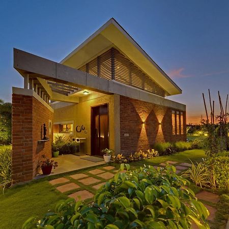 The Fern Royal Farm Resort, Anjār Екстериор снимка
